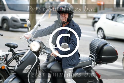 Amsterdam, 22 Mei 2017
Reni v Maren op de Vespa scooter