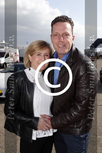 Zandvoort, 29 April 2017 Rob Geus met zijn zwangere vrouw