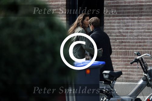 Amsterdam 11 april 2017  
Robine v d Meer met kinderen op de cornelis schuytstraat