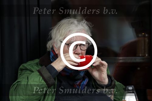 Amsterdam 7 mei 2017
Rudi Fuchs op terras op de beethovenstraat