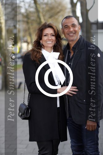 Amsterdam 6 april 2016
Gala Johnny Heitinga tbs alpe du6. Ruud Gullit met zijn vriendin Karind de Rooij