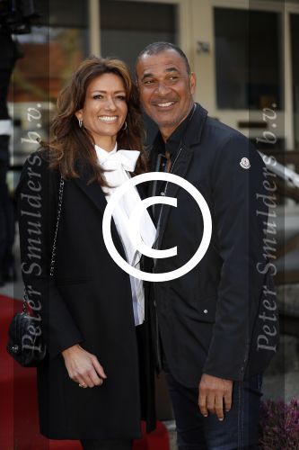 Amsterdam 6 april 2016
Gala Johnny Heitinga tbs alpe du6. Ruud Gullit met zijn vriendin Karind de Rooij