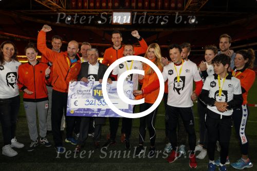 Amsterdam 25 april 2017
Huis Igone de JonghJohan Cruijff run van 14 km vanuit Olympisch stadon naar Arena. Johan Cruijff zou vandaag 70 geworden zijn. oa Estelle Cruijff Johnny Heitinga Sjaak Swart Erben Wennemars deden mee