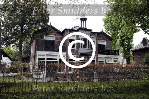 Hoorn 7 mei 2017
Sonja Bakker en Jan Reus hebben dit huis/villa gekocht in Bergen