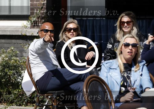 Amsterdam 10 mei 2017
Steve te Pas met vriendinnen op terras