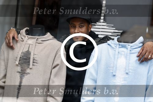 Amsterdam 12 mei 2017
Presentatie kledinglijn Sunnery James bij Four Azzuro op de pc Hooftstraat. Tony Cohen heeft samen met Sunnery collectie gemaakt.