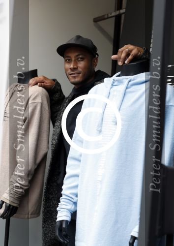 Amsterdam 12 mei 2017
Presentatie kledinglijn Sunnery James bij Four Azzuro op de pc Hooftstraat. Tony Cohen heeft samen met Sunnery collectie gemaakt.