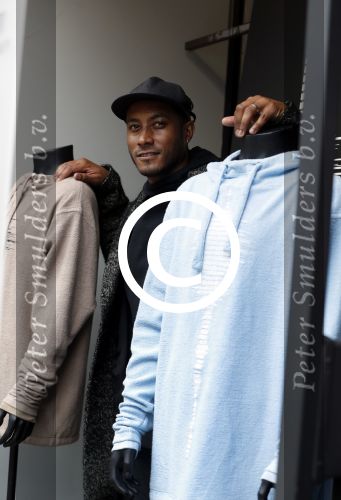 Amsterdam 12 mei 2017
Presentatie kledinglijn Sunnery James bij Four Azzuro op de pc Hooftstraat. Tony Cohen heeft samen met Sunnery collectie gemaakt.