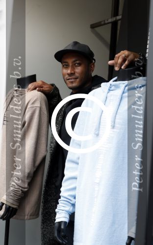 Amsterdam 12 mei 2017
Presentatie kledinglijn Sunnery James bij Four Azzuro op de pc Hooftstraat. Tony Cohen heeft samen met Sunnery collectie gemaakt.