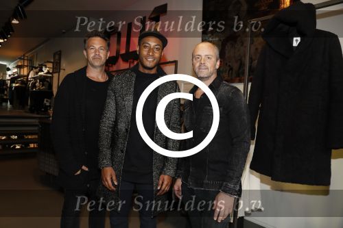 Amsterdam 12 mei 2017
Presentatie kledinglijn Sunnery James bij Four Azzuro op de pc Hooftstraat. Tony Cohen heeft samen met Sunnery collectie gemaakt.