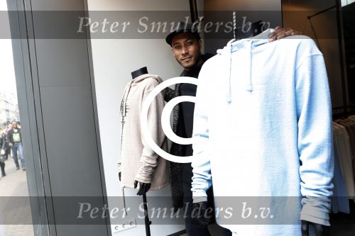 Amsterdam 12 mei 2017
Presentatie kledinglijn Sunnery James bij Four Azzuro op de pc Hooftstraat. Tony Cohen heeft samen met Sunnery collectie gemaakt.