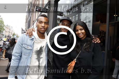 Amsterdam 12 mei 2017
Presentatie kledinglijn Sunnery James bij Four Azzuro op de pc Hooftstraat. Tony Cohen heeft samen met Sunnery collectie gemaakt.