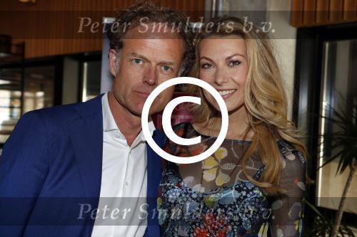 Amsterdam 13 april 2017 
Boekpresentatie Susan Smit en Marion Pauw. Marion en Susan met vriend/partner