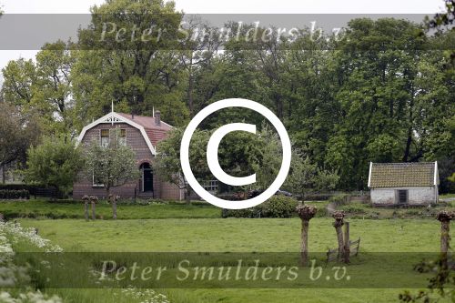 Amsterdam 7 mei 2017
Dit pand / huis hebbenSven Kramer en Naomi v As gekocht. de boerderij ligt aan de amstel
