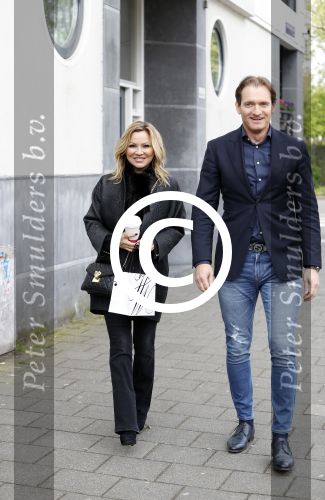 Amsterdam 13 april 2017 
Presentatie boek Dick Maas in de smet studios. Tatjana en Huub Stapel ontvangen het eerste exemplaar.
