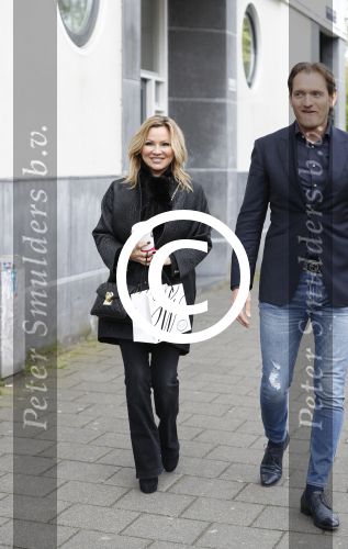Amsterdam 13 april 2017 
Presentatie boek Dick Maas in de smet studios. Tatjana en Huub Stapel ontvangen het eerste exemplaar.