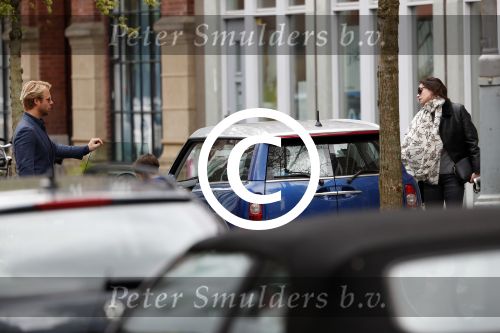 Amsterdam Uitdam 23 april 2017
Thijs Romer en zijn vriendin Igone de Jongh ( en haar zoontje) gaan naar het huis van Katja Schuurman om de verjaardag van Semmie te vieren