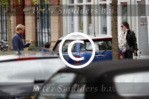 Amsterdam Uitdam 23 april 2017
Thijs Romer en zijn vriendin Igone de Jongh ( en haar zoontje) gaan naar het huis van Katja Schuurman om de verjaardag van Semmie te vieren