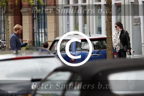 Amsterdam Uitdam 23 april 2017
Thijs Romer en zijn vriendin Igone de Jongh ( en haar zoontje) gaan naar het huis van Katja Schuurman om de verjaardag van Semmie te vieren