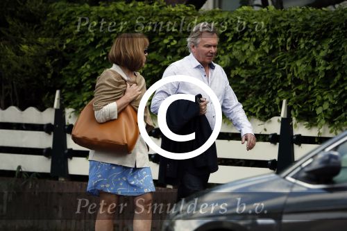 Amsterdam 13 mei 2017  
Tom Egbers en Janke Dekker wandelend en op terras in Amsterdam zuid.