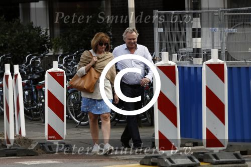 Amsterdam 13 mei 2017  
Tom Egbers en Janke Dekker wandelend en op terras in Amsterdam zuid.