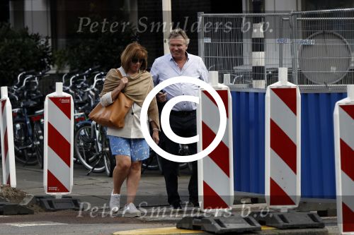 Amsterdam 13 mei 2017  
Tom Egbers en Janke Dekker wandelend en op terras in Amsterdam zuid.