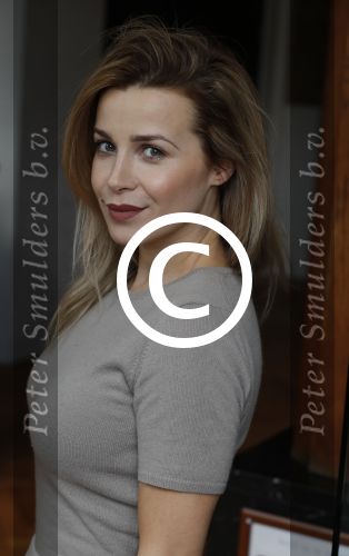 Amsterdam 13 april 2017 
Castpresentatie Huisvrouwen Bestaan Niet in vondel CS in het vondelpark. Victoria Koblenko
