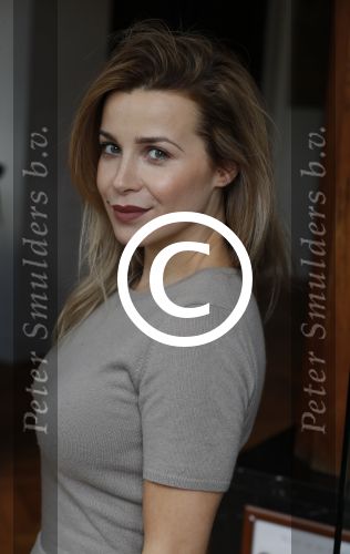 Amsterdam 13 april 2017 
Castpresentatie Huisvrouwen Bestaan Niet in vondel CS in het vondelpark. Victoria Koblenko