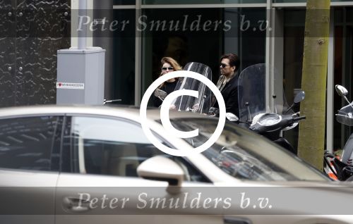 Amsterdam 19 april 2017
Waylon op bezoek bij Joelle Witschge met zijn gouden porsche panamera