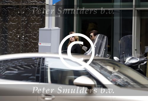 Amsterdam 19 april 2017
Waylon op bezoek bij Joelle Witschge met zijn gouden porsche panamera