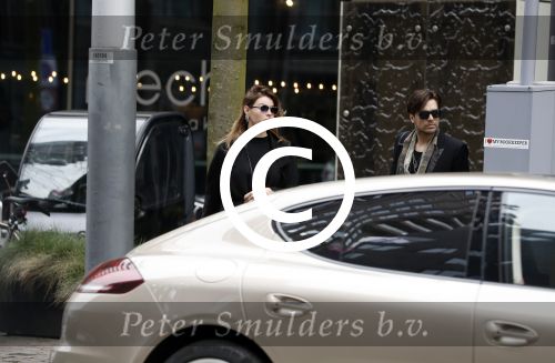 Amsterdam 19 april 2017
Waylon op bezoek bij Joelle Witschge met zijn gouden porsche panamera