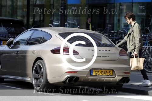 Amsterdam 30 maart 2017
Waylon haalt Joelle Witschge thuis op in zijn porsche panamera.