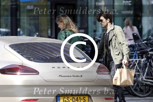 Amsterdam 30 maart 2017
Waylon haalt Joelle Witschge thuis op in zijn porsche panamera.