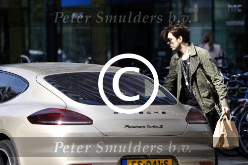 Amsterdam 30 maart 2017
Waylon haalt Joelle Witschge thuis op in zijn porsche panamera.