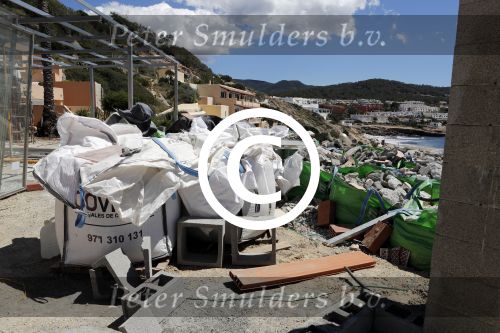 ibiza Cala tarida 1 mei 2017
Wesley Sneijder gaat een club / restaurant openen op het strand van Cala Tarida. Er wordt momenteel verbouwd. Het is hemelsbreed ongeveer 500 meter bij zijn huis / villa vandaan.