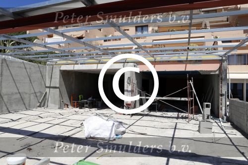 ibiza Cala tarida 1 mei 2017
Wesley Sneijder gaat een club / restaurant openen op het strand van Cala Tarida. Er wordt momenteel verbouwd. Het is hemelsbreed ongeveer 500 meter bij zijn huis / villa vandaan.