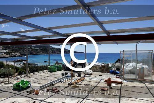 ibiza Cala tarida 1 mei 2017
Wesley Sneijder gaat een club / restaurant openen op het strand van Cala Tarida. Er wordt momenteel verbouwd. Het is hemelsbreed ongeveer 500 meter bij zijn huis / villa vandaan.