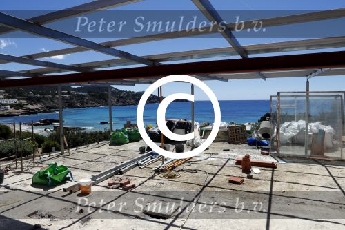 ibiza Cala tarida 1 mei 2017
Wesley Sneijder gaat een club / restaurant openen op het strand van Cala Tarida. Er wordt momenteel verbouwd. Het is hemelsbreed ongeveer 500 meter bij zijn huis / villa vandaan.
