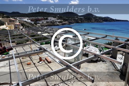 ibiza Cala tarida 1 mei 2017
Wesley Sneijder gaat een club / restaurant openen op het strand van Cala Tarida. Er wordt momenteel verbouwd. Het is hemelsbreed ongeveer 500 meter bij zijn huis / villa vandaan.