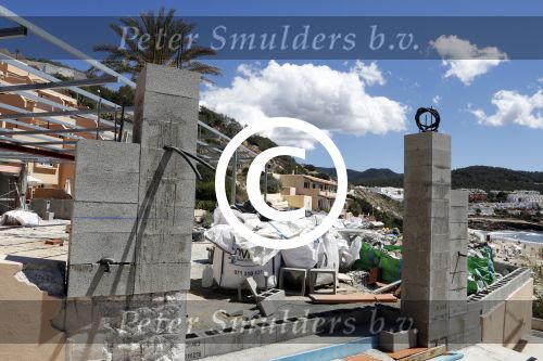 ibiza Cala tarida 1 mei 2017
Wesley Sneijder gaat een club / restaurant openen op het strand van Cala Tarida. Er wordt momenteel verbouwd. Het is hemelsbreed ongeveer 500 meter bij zijn huis / villa vandaan.