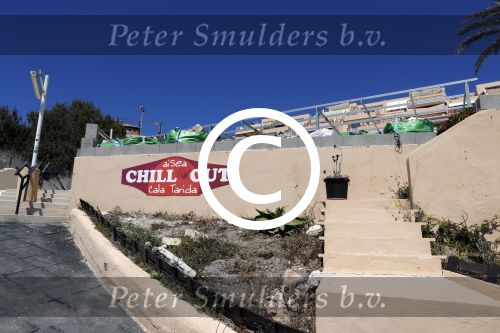 ibiza Cala tarida 1 mei 2017
Wesley Sneijder gaat een club / restaurant openen op het strand van Cala Tarida. Er wordt momenteel verbouwd. Het is hemelsbreed ongeveer 500 meter bij zijn huis / villa vandaan.
