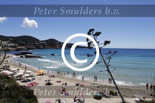 ibiza Cala tarida 1 mei 2017
Wesley Sneijder gaat een club / restaurant openen op het strand van Cala Tarida. Er wordt momenteel verbouwd. Het is hemelsbreed ongeveer 500 meter bij zijn huis / villa vandaan.