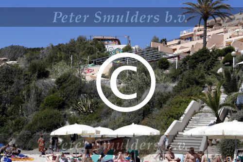 ibiza Cala tarida 1 mei 2017
Wesley Sneijder gaat een club / restaurant openen op het strand van Cala Tarida. Er wordt momenteel verbouwd. Het is hemelsbreed ongeveer 500 meter bij zijn huis / villa vandaan.