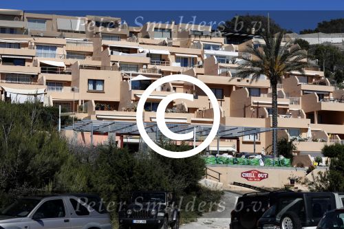 ibiza Cala tarida 1 mei 2017
Wesley Sneijder gaat een club / restaurant openen op het strand van Cala Tarida. Er wordt momenteel verbouwd. Het is hemelsbreed ongeveer 500 meter bij zijn huis / villa vandaan.