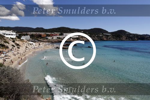 ibiza Cala tarida 1 mei 2017
Wesley Sneijder gaat een club / restaurant openen op het strand van Cala Tarida. Er wordt momenteel verbouwd. Het is hemelsbreed ongeveer 500 meter bij zijn huis / villa vandaan.