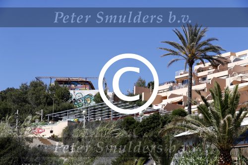 ibiza Cala tarida 1 mei 2017
Wesley Sneijder gaat een club / restaurant openen op het strand van Cala Tarida. Er wordt momenteel verbouwd. Het is hemelsbreed ongeveer 500 meter bij zijn huis / villa vandaan.