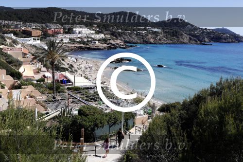 ibiza Cala tarida 1 mei 2017
Wesley Sneijder gaat een club / restaurant openen op het strand van Cala Tarida. Er wordt momenteel verbouwd. Het is hemelsbreed ongeveer 500 meter bij zijn huis / villa vandaan.