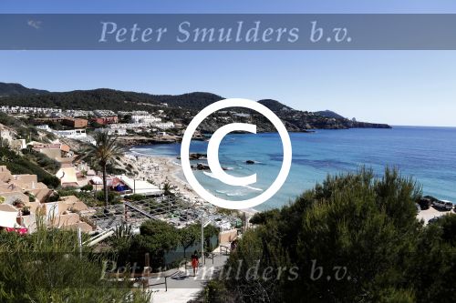 ibiza Cala tarida 1 mei 2017
Wesley Sneijder gaat een club / restaurant openen op het strand van Cala Tarida. Er wordt momenteel verbouwd. Het is hemelsbreed ongeveer 500 meter bij zijn huis / villa vandaan.