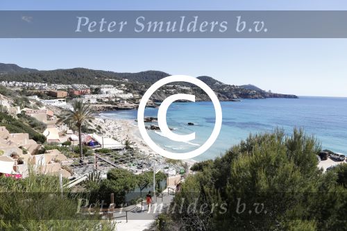 ibiza Cala tarida 1 mei 2017
Wesley Sneijder gaat een club / restaurant openen op het strand van Cala Tarida. Er wordt momenteel verbouwd. Het is hemelsbreed ongeveer 500 meter bij zijn huis / villa vandaan.