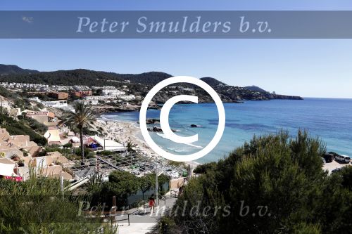 ibiza Cala tarida 1 mei 2017
Wesley Sneijder gaat een club / restaurant openen op het strand van Cala Tarida. Er wordt momenteel verbouwd. Het is hemelsbreed ongeveer 500 meter bij zijn huis / villa vandaan.